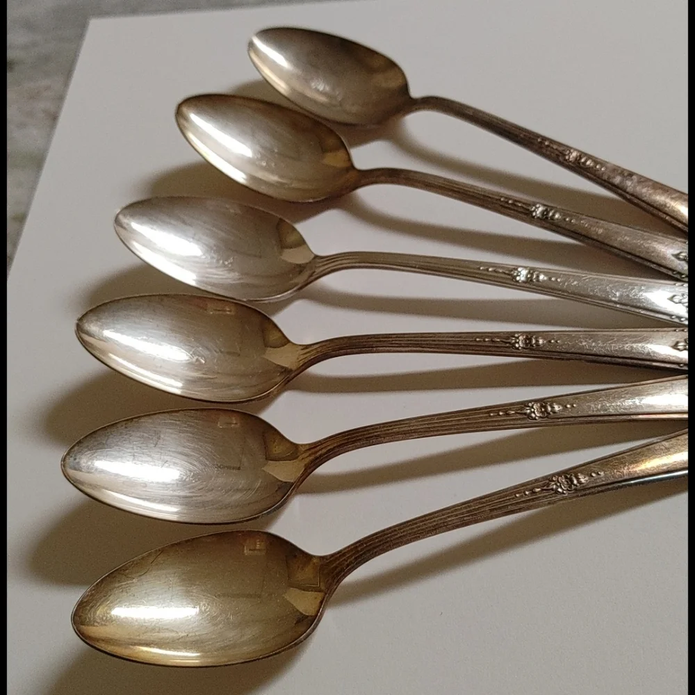 6 Tudor Plate Oneida Community Teaspoons